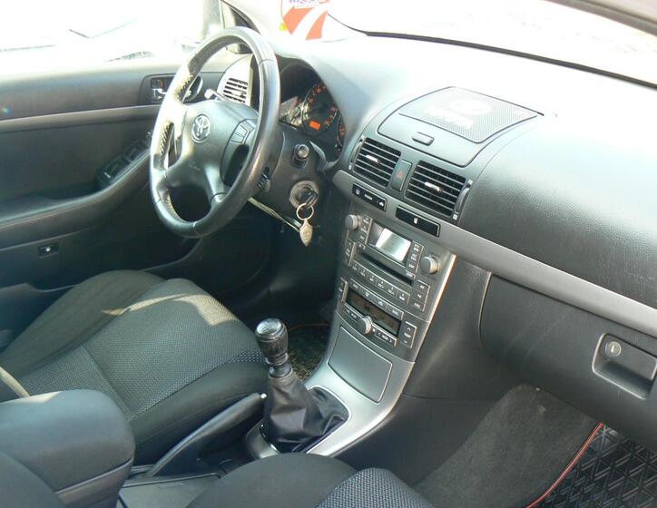 Toyota Avensis 11