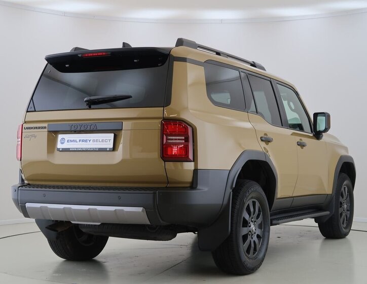 Toyota Land Cruiser Kombi 2,8 l 151 kw