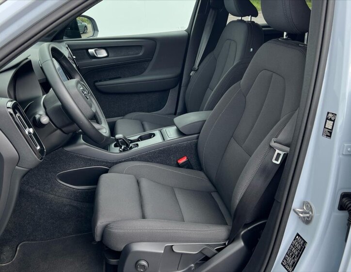 Volvo EX40 Kombi 0,0 175 kw