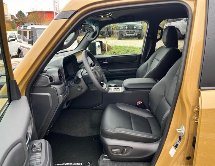 Toyota Land Cruiser 9