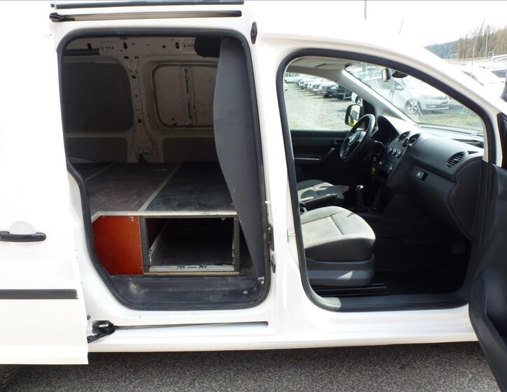 Volkswagen Caddy Skříň 1,6 l 75 kw