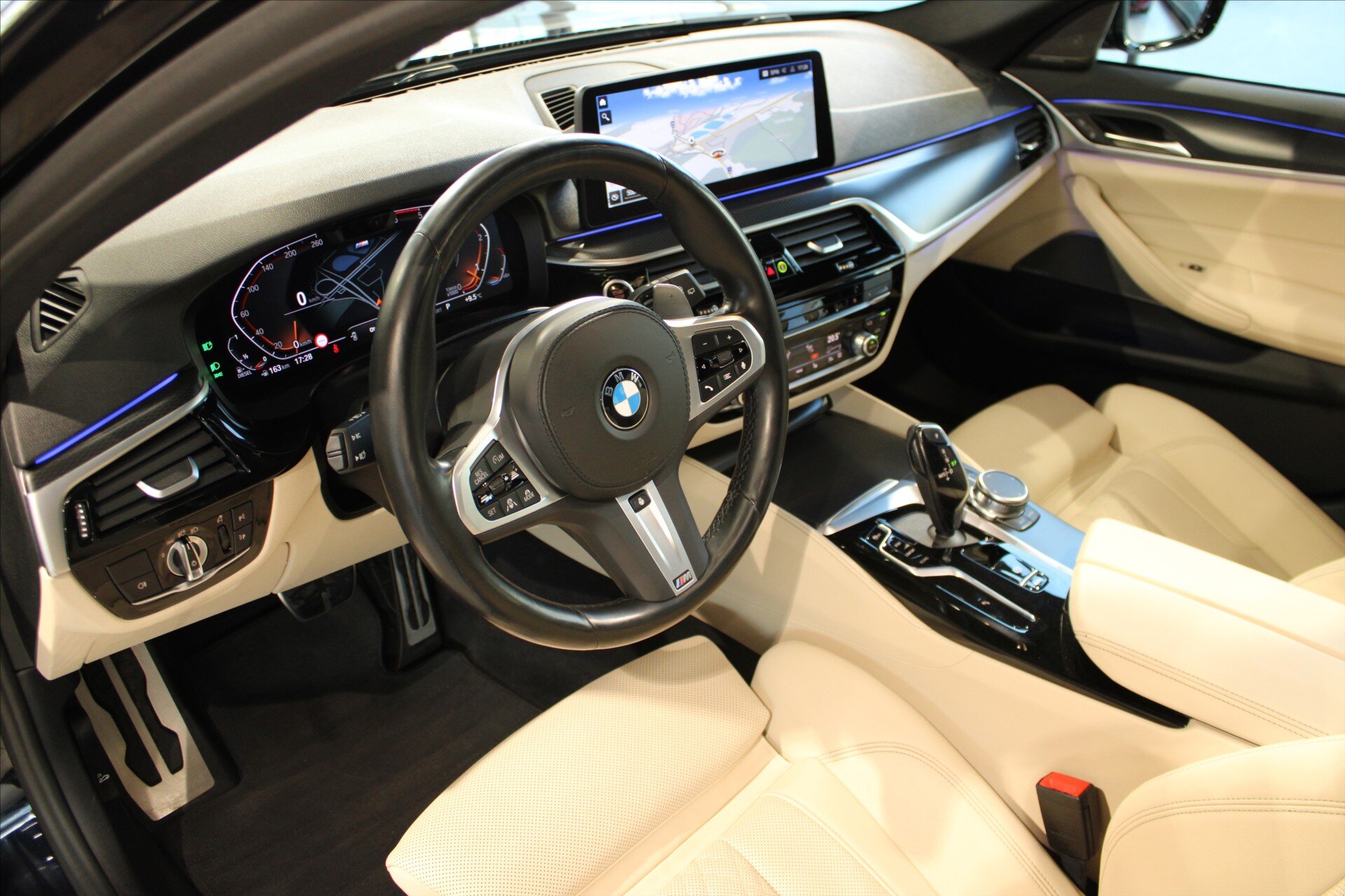 BMW Řada 5 Kombi 3,0 l 210 kw