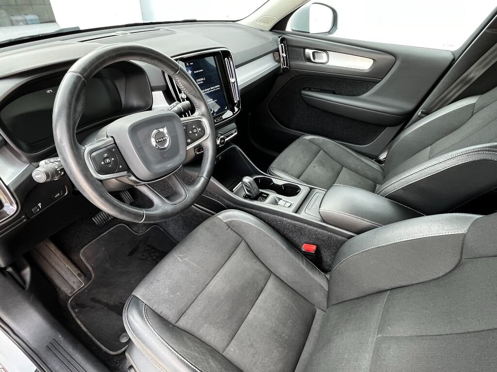 Volvo XC40 SUV / Terénní 1,5 l 120 kw