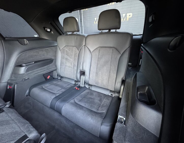 Audi Q7 18