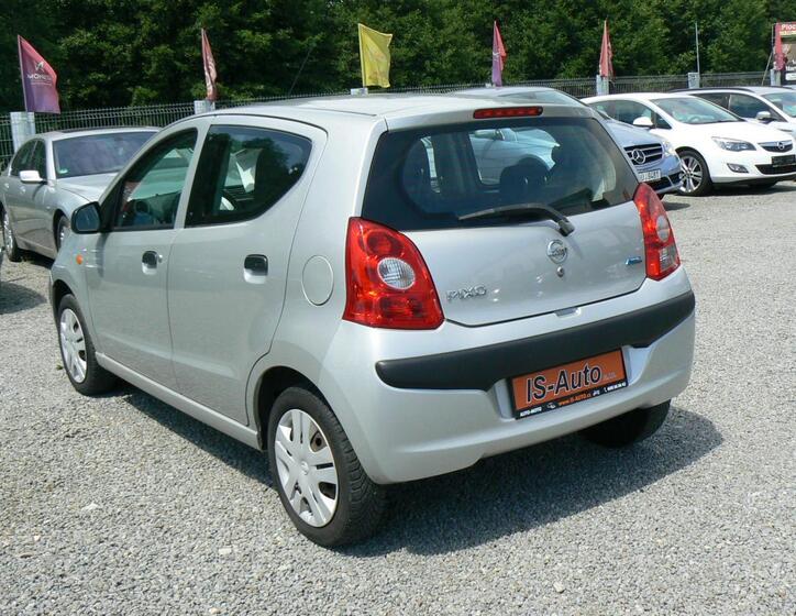 Nissan Pixo 6