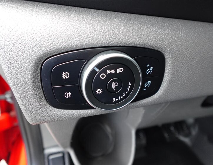 Ford Transit Custom Ostatní 2,0 l 77 kw