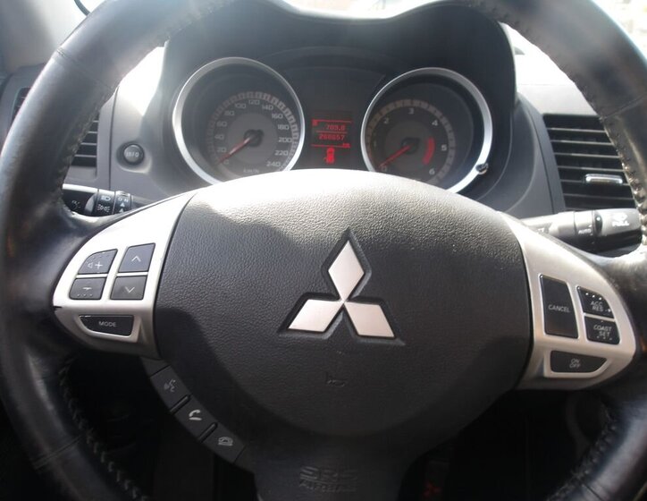 Mitsubishi Lancer Sedan / Limuzína 2,0 l 103 kw