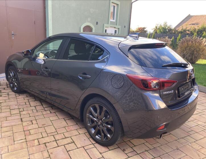 Mazda 3 7
