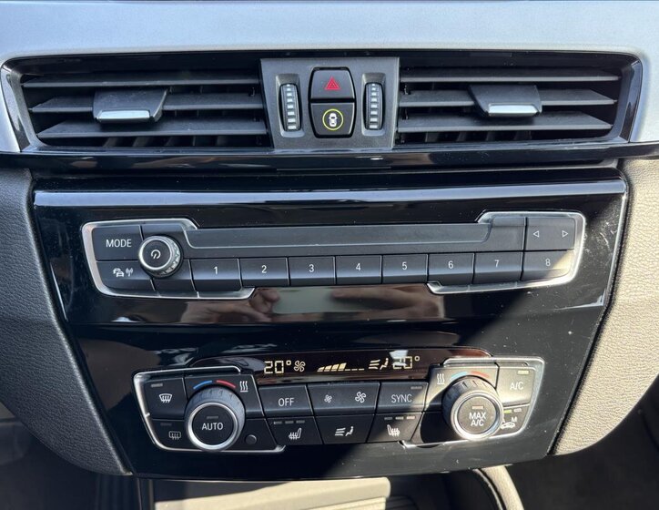 BMW X1 Kombi 1,5 l 100 kw