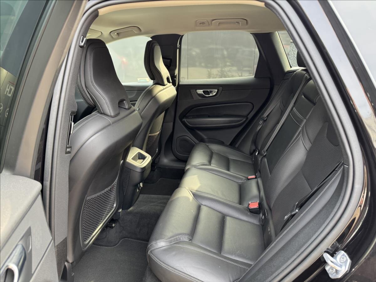 Volvo XC60 SUV / Terénní 2,0 l 173 kw