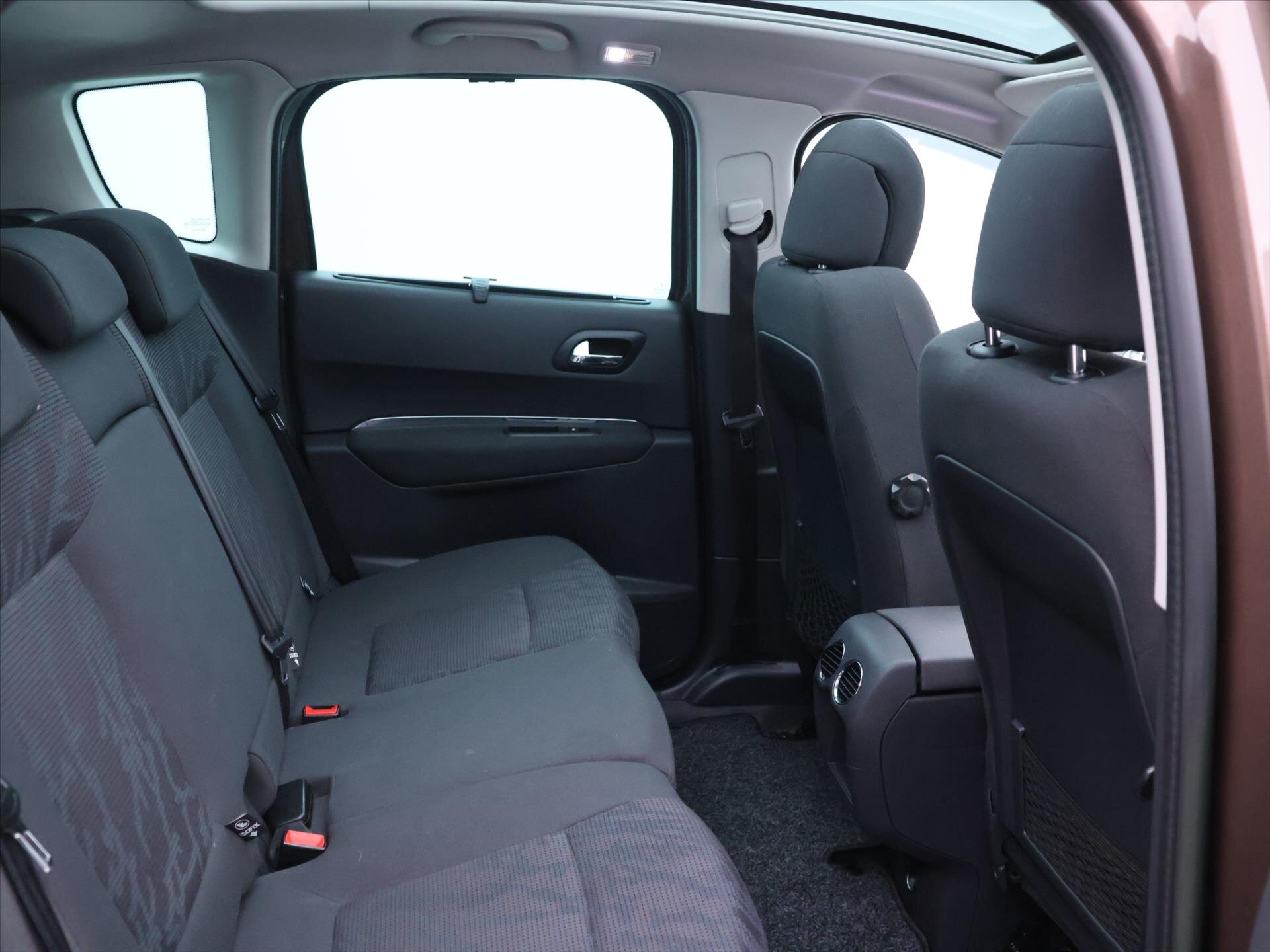 Peugeot 3008 MPV 2,0 l 120 kw