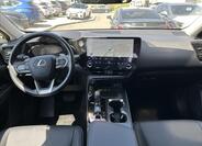 Lexus NX 450h+ 9