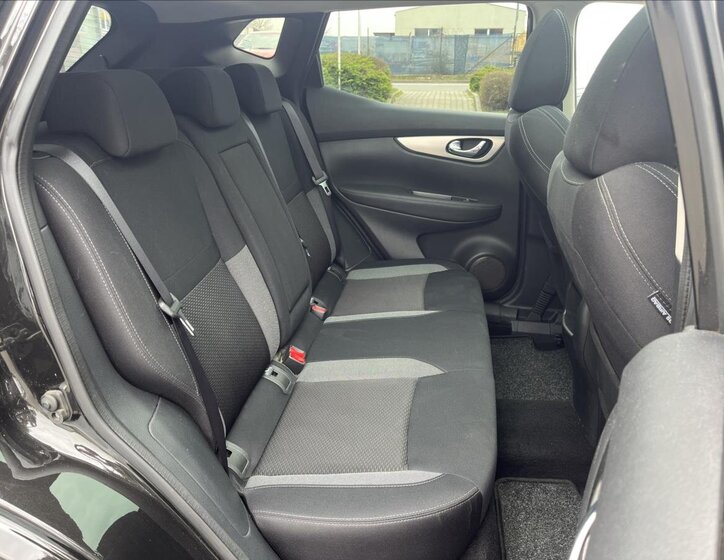 Nissan Qashqai SUV / Terénní 1,3 l 103 kw