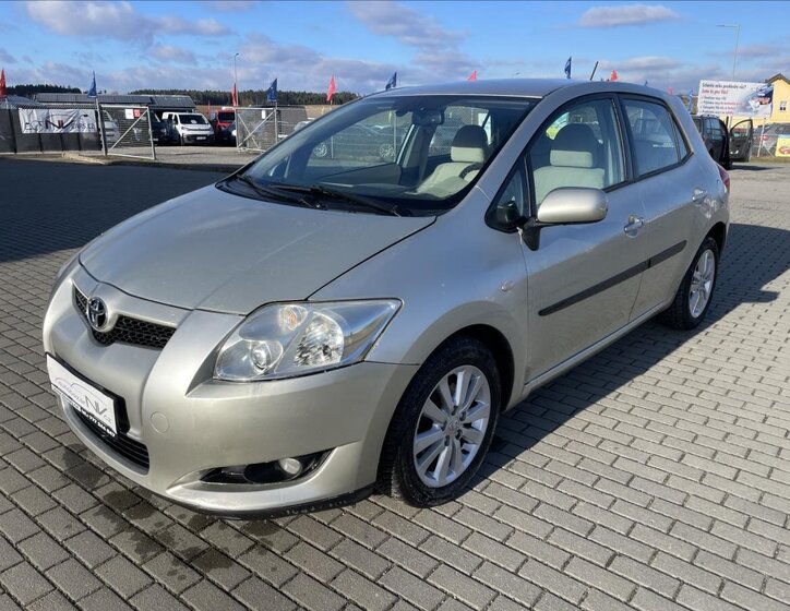 Toyota Auris Hatchback 2,0 l 93 kw