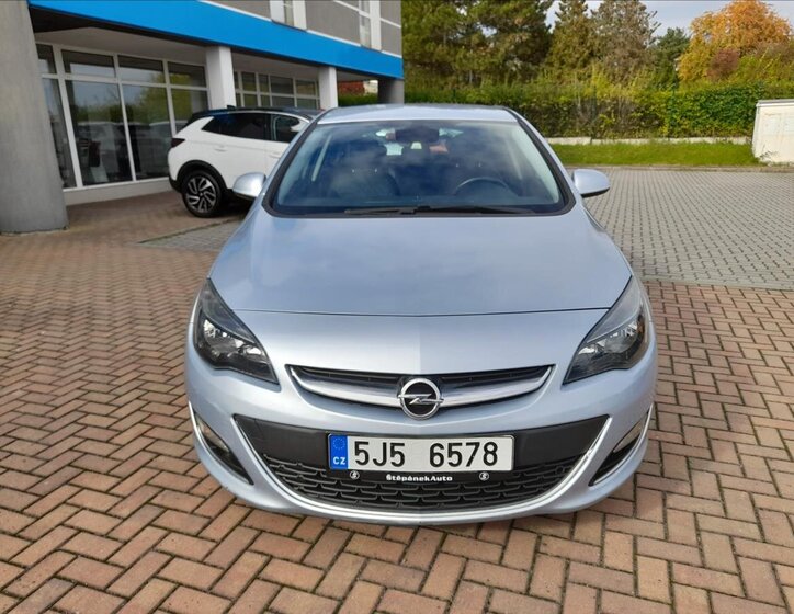 Opel Astra Hatchback 1,4 l 103 kw