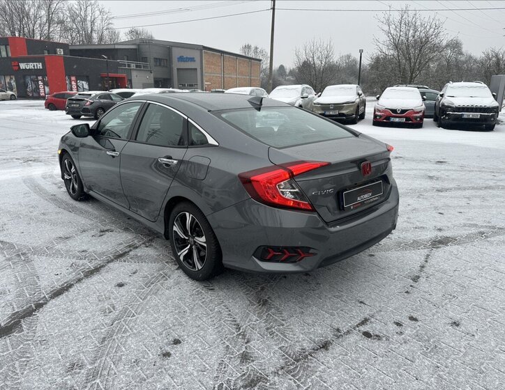 Honda Civic Sedan / Limuzína 1,5 l 134 kw