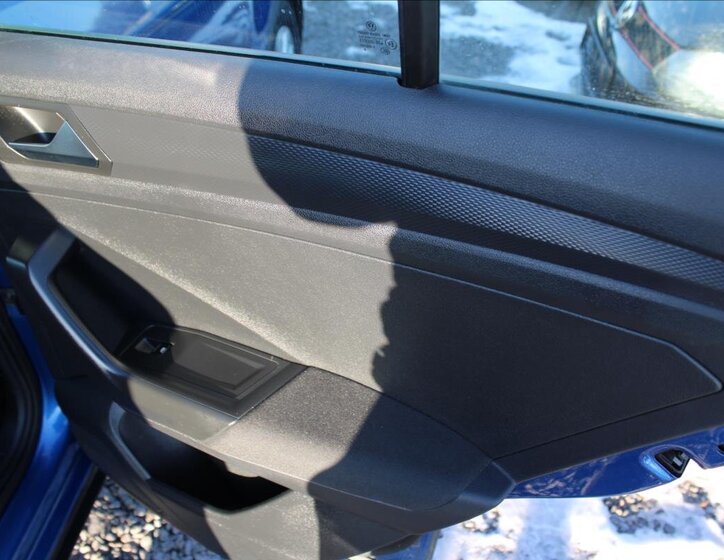 Volkswagen T-Roc SUV / Terénní 1,6 l 85 kw