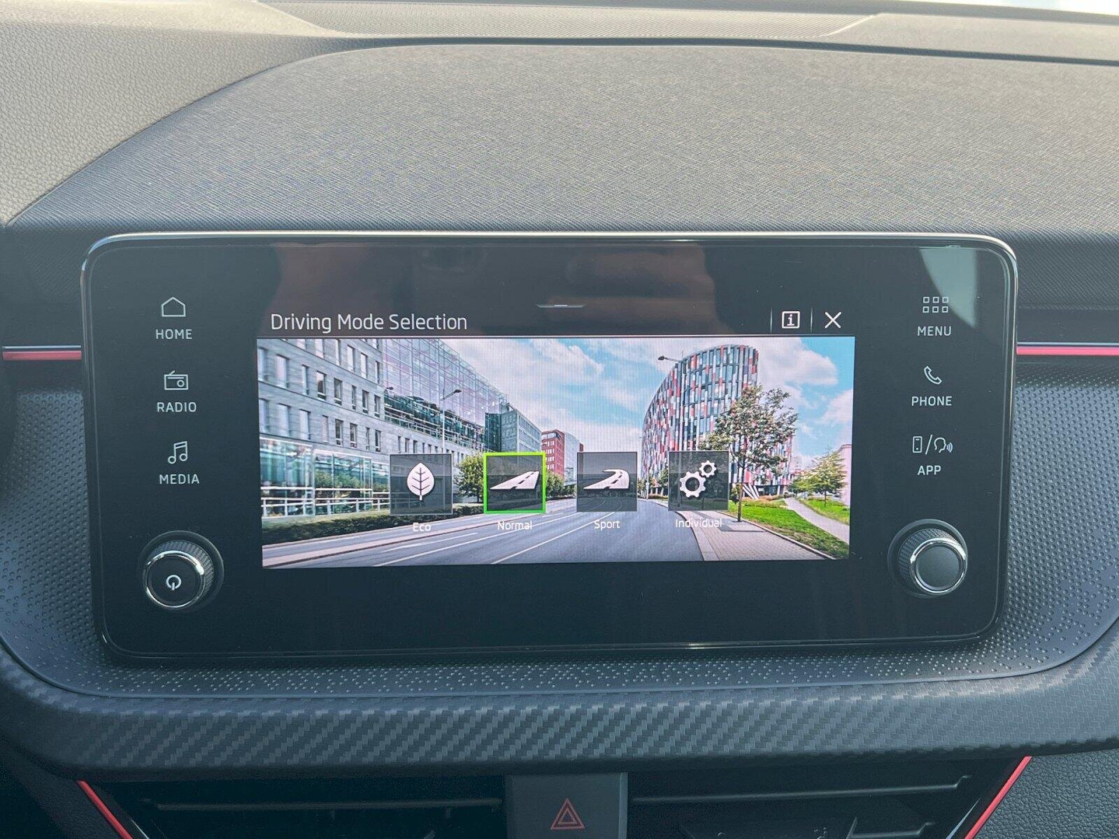 Škoda Scala Hatchback 1,0 l 85 kw