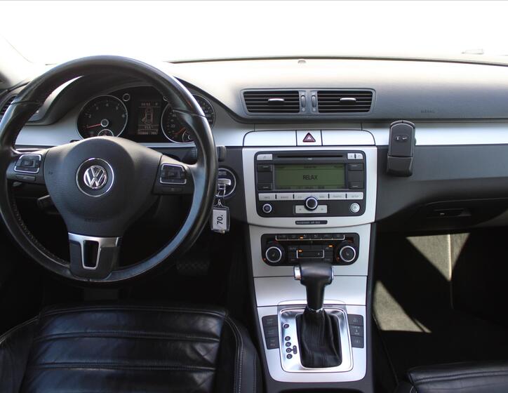 Volkswagen Passat CC 13