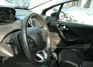 Peugeot 208 10