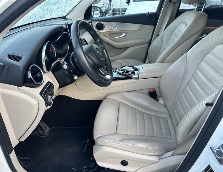 Mercedes-Benz GLC 10