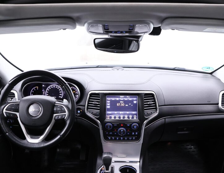 Jeep Grand Cherokee 32