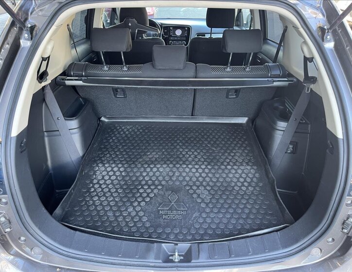 Mitsubishi Outlander SUV / Terénní 2,3 l 110 kw