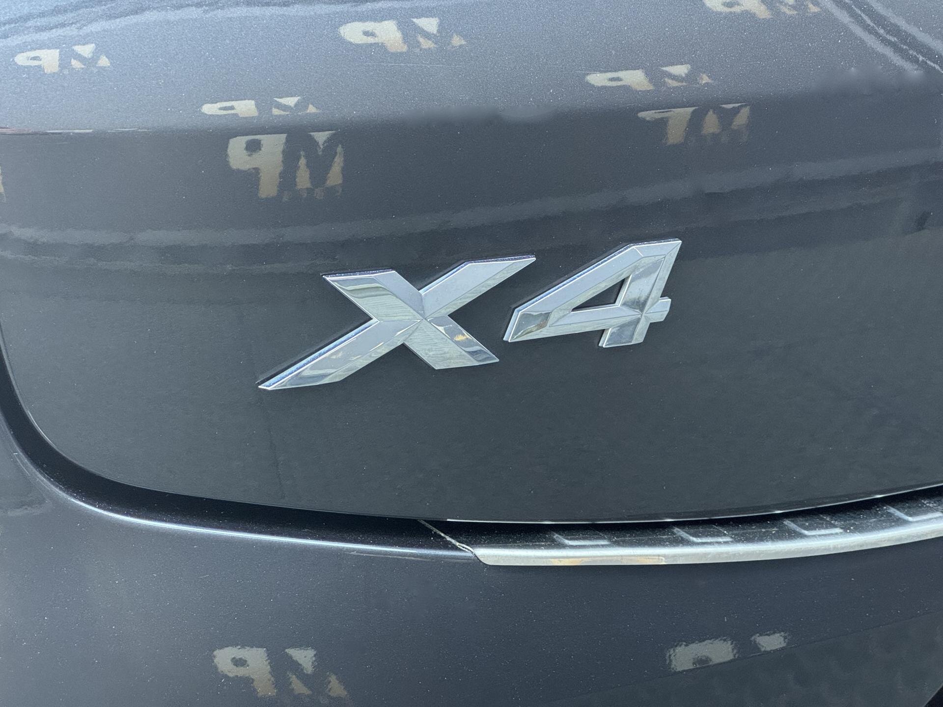 BMW X4 SUV / Terénní 2,0 l 140 kw