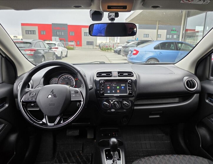 Mitsubishi Space Star 9