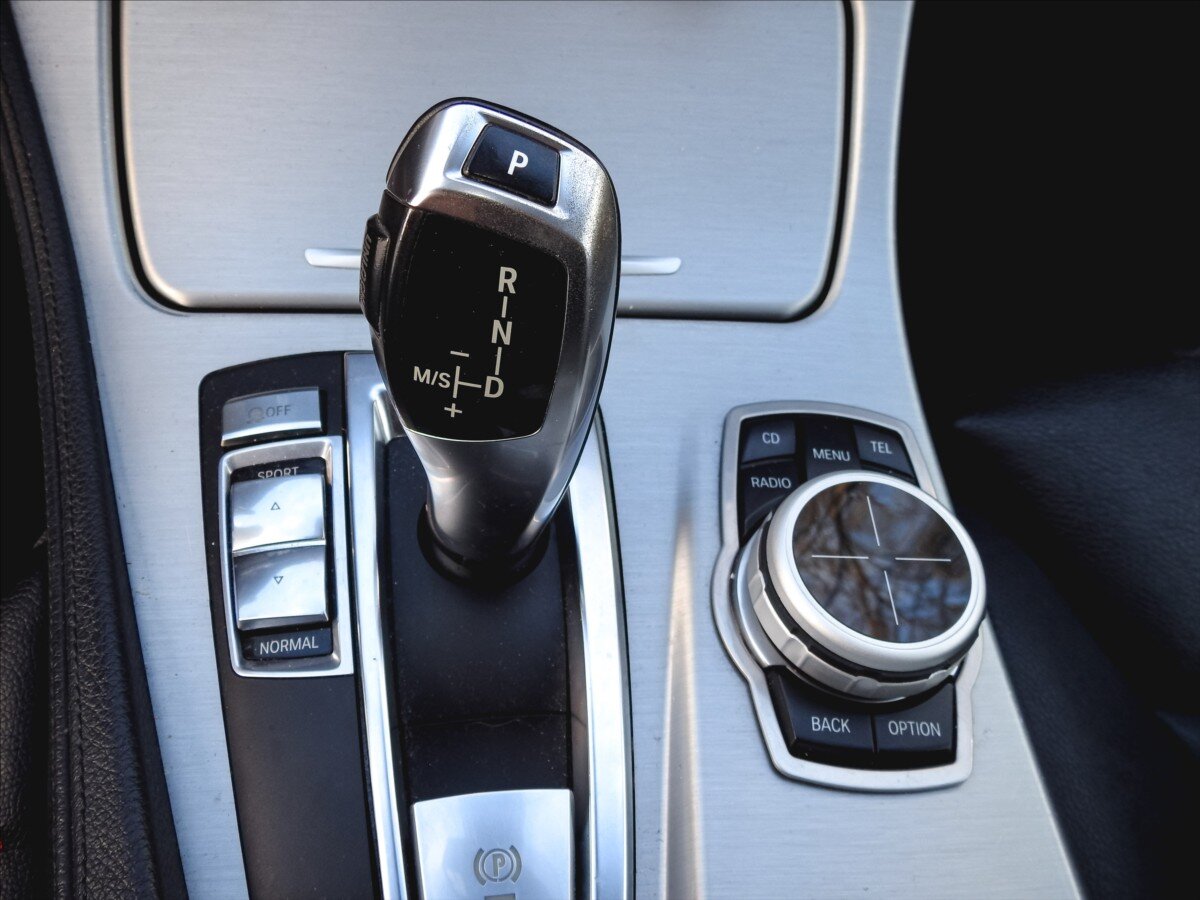 BMW Řada 5 Sedan 3,0 l 180 kw