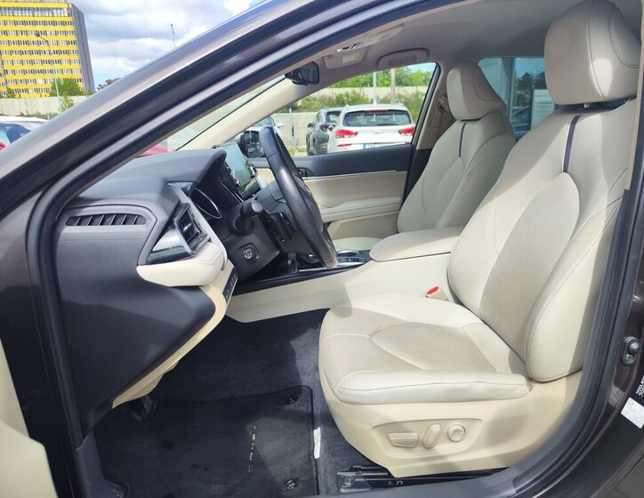Toyota Camry Sedan / Limuzína 2,5 l 160 kw