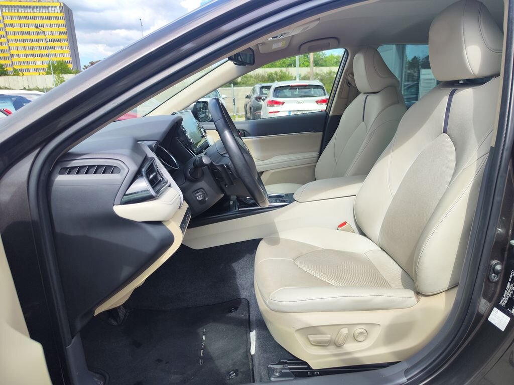 Toyota Camry Sedan / Limuzína 2,5 l 160 kw