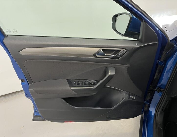 Volkswagen T-Roc SUV 1,5 l 110 kw