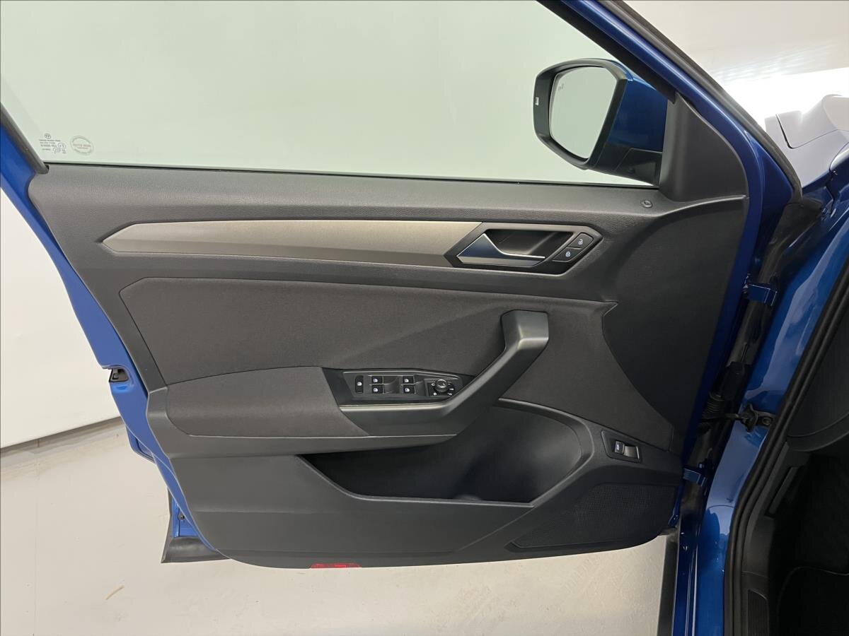 Volkswagen T-Roc SUV 1,5 l 110 kw