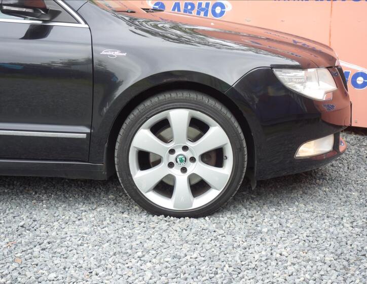 Škoda Superb 9