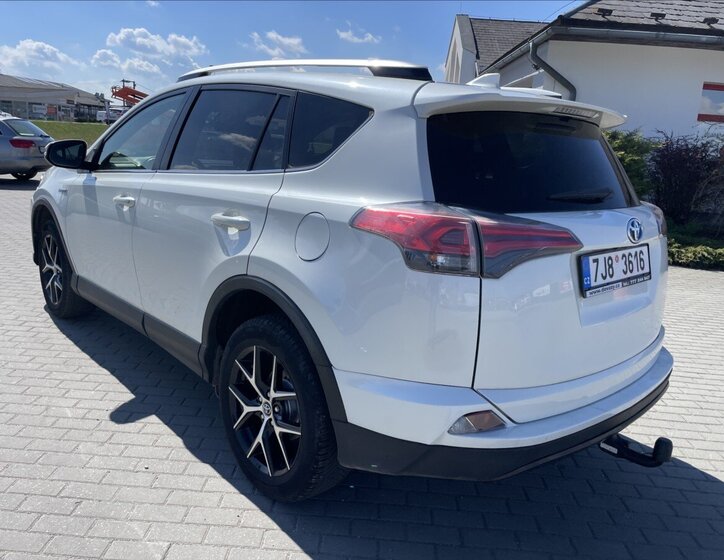 Toyota RAV4 SUV / Terénní 2,5 l 145 kw