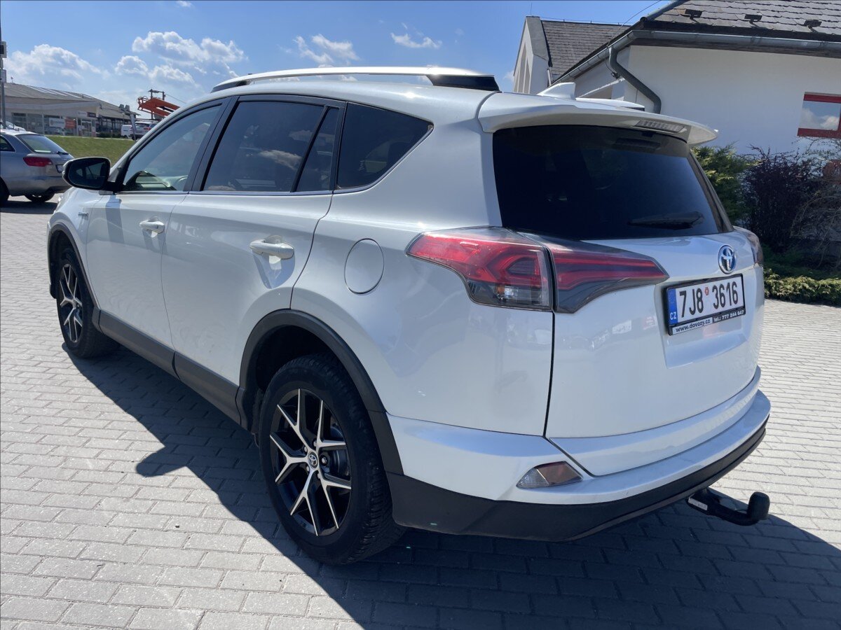 Toyota RAV4 SUV / Terénní 2,5 l 145 kw