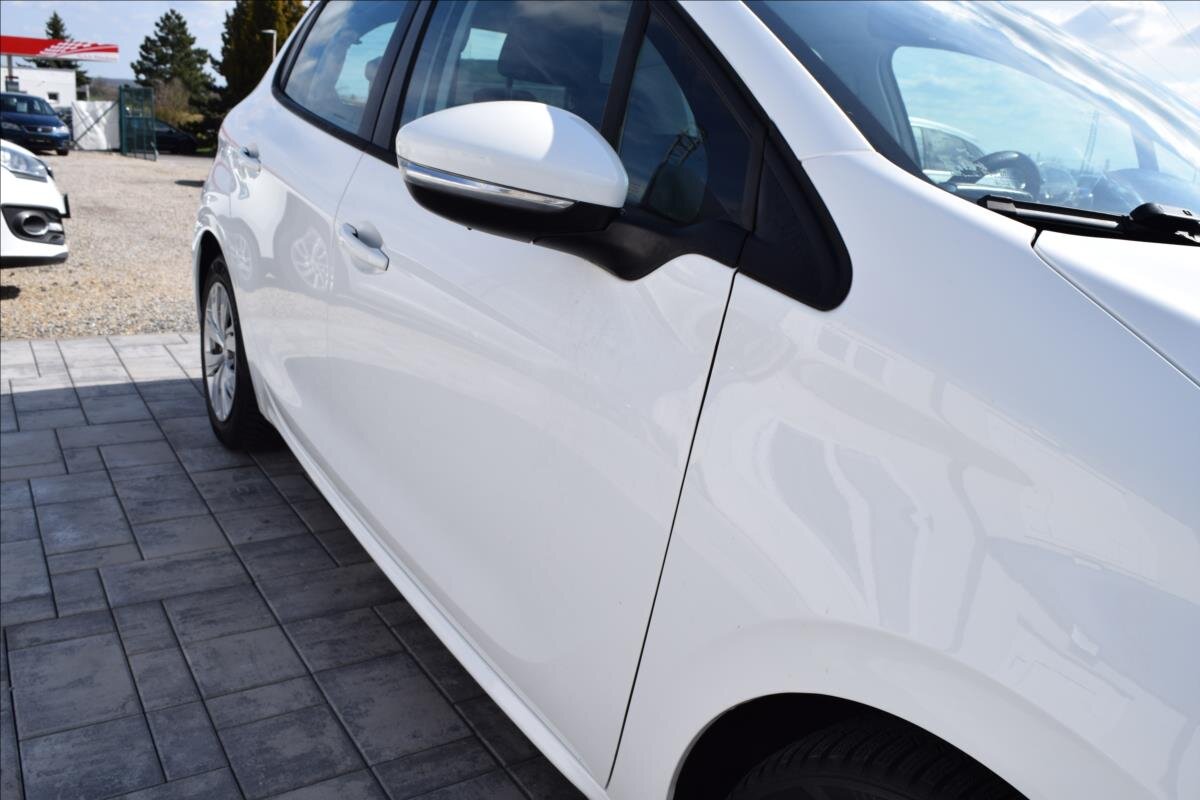 Peugeot 208 Hatchback 1,4 l 50 kw