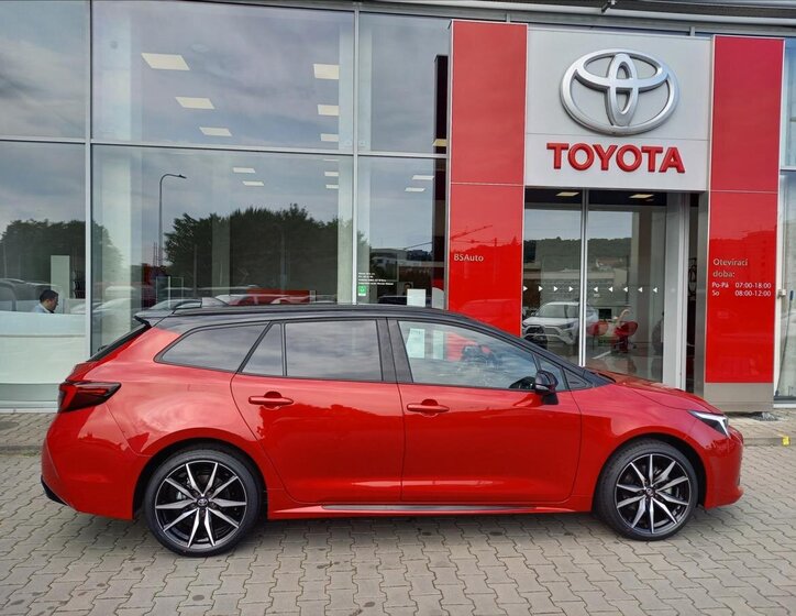 Toyota Corolla Kombi 2,0 l 144 kw