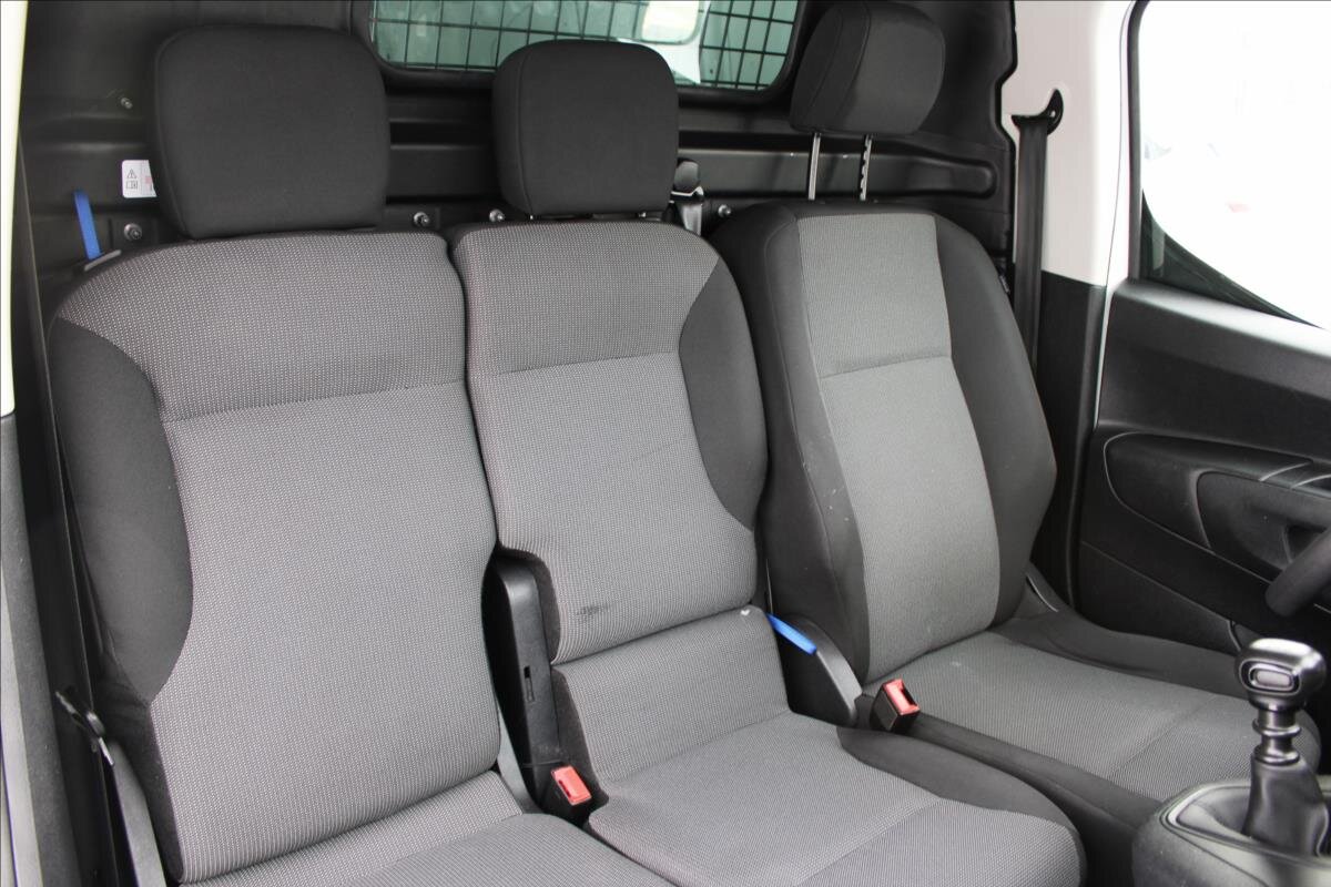 Opel Combo Skříň 1,5 l 96 kw