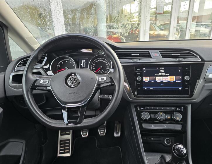 Volkswagen Touran 13