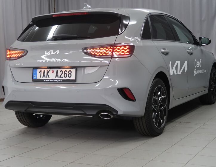 KIA Ceed 8