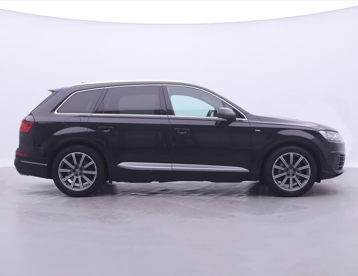 Audi Q7 8
