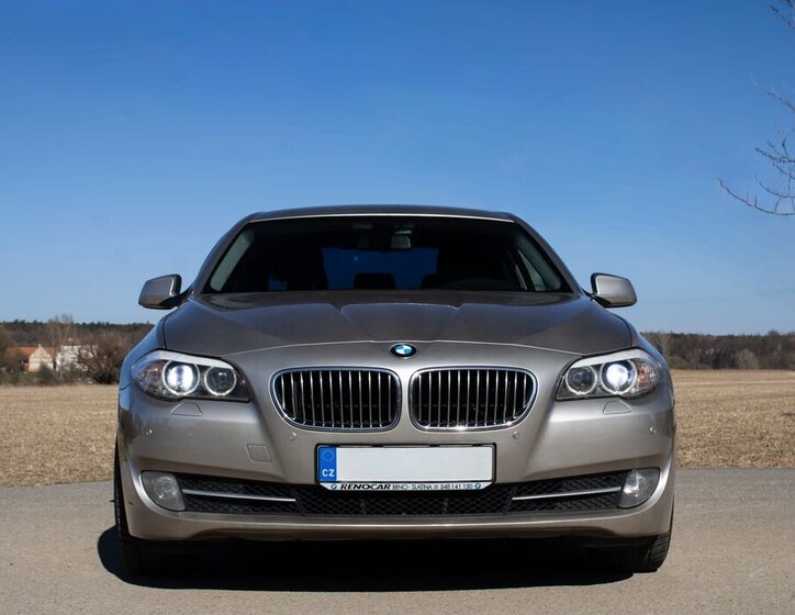 BMW Řada 5 Sedan / Limuzína 2,0 l 120 kw
