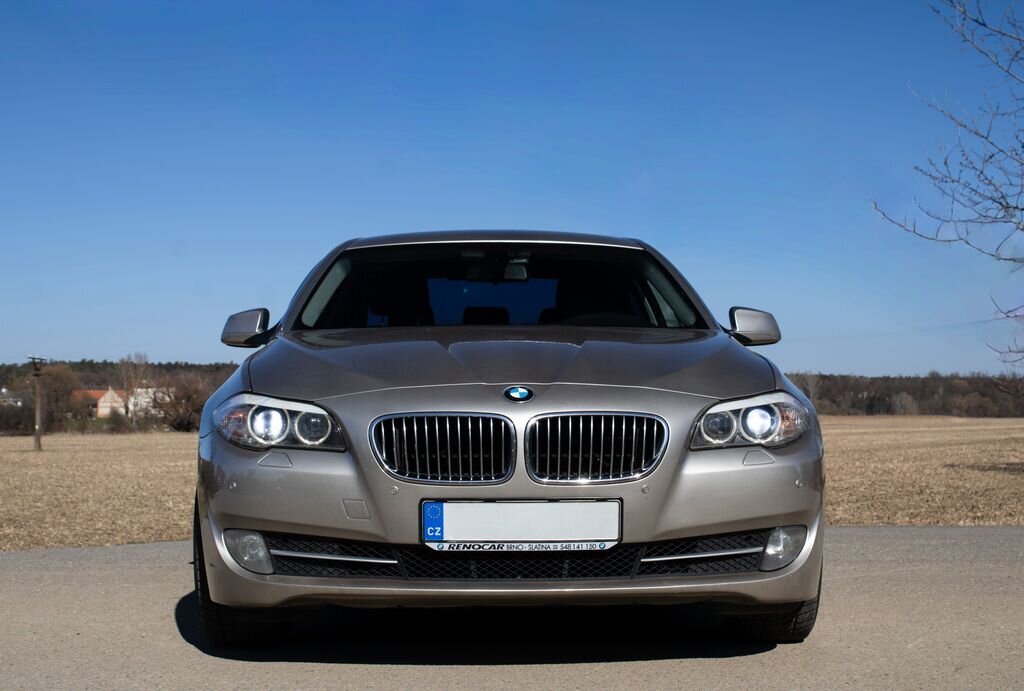 BMW Řada 5 Sedan / Limuzína 2,0 l 120 kw
