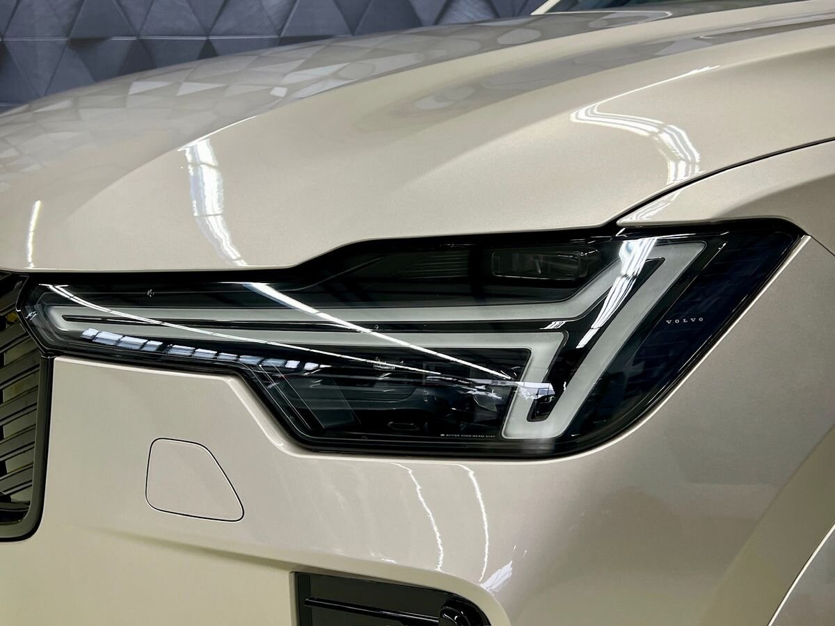 Volvo XC90 SUV / Terénní 2,0 l 335 kw