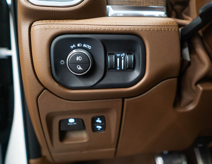 Dodge RAM Pick-up 5,7 l 291 kw