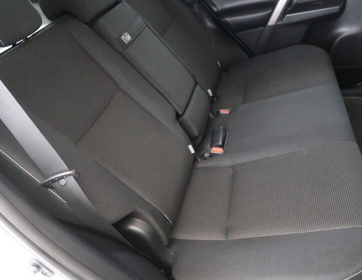 Toyota RAV4 SUV / Terénní 2,5 l 114 kw