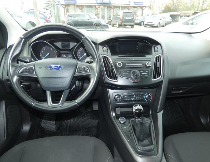 Ford Focus Kombi 999,0 74 kw