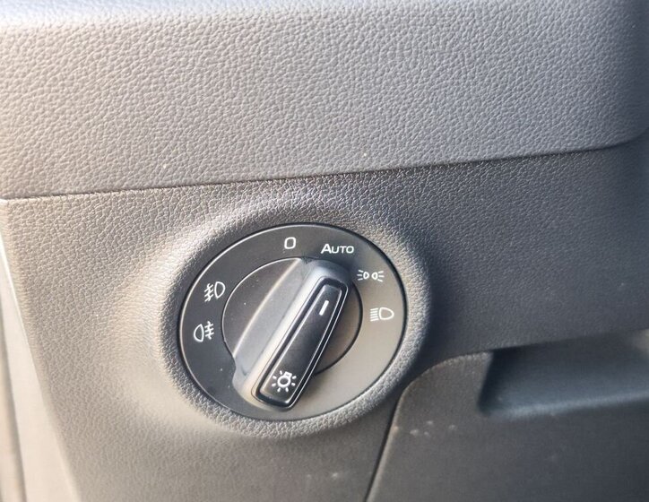 Škoda Karoq SUV 1,5 l 110 kw